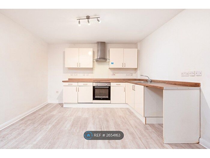 1 Bedroom Flat To Rent In Brook House, Chatham, ME4