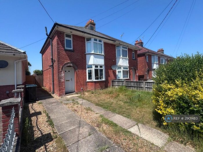 3 Bedroom Semi-Detached House To Rent In Stannington Crescent, Totton, Southampton, SO40