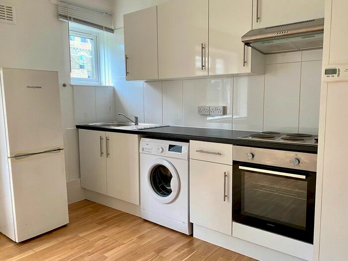 Studio To Rent In Tollington Park, Finsbury Park, N4