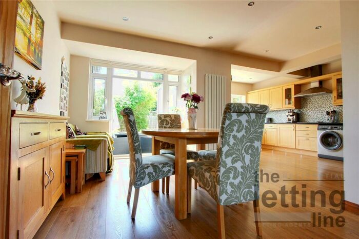 4 Bedroom Semi-Detached House To Rent In Fillebrook Avenue, Enfield, EN1