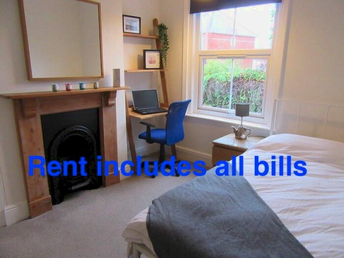 4 Bedroom Terraced House To Rent In Hoopern Street, Exeter, EX4