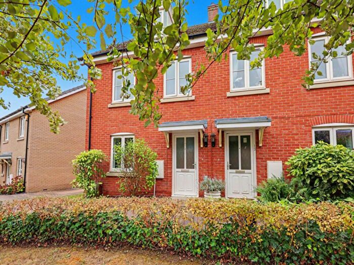 4 Bedroom Semi-Detached House For Sale In Sassoon Drive, , Royston, SG8