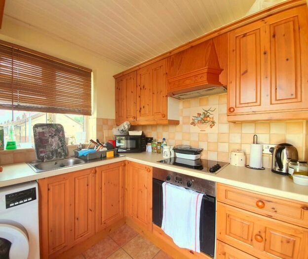 2 Bedroom Maisonette To Rent In Sandhurst Road, London, N9