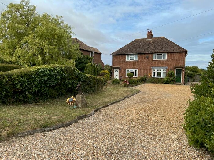 3 Bedroom Semi-Detached House To Rent In Mill Hill, Brancaster., PE31