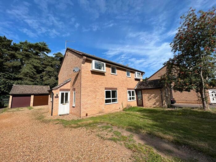 3 Bedroom Semi-Detached House To Rent In Anderson Walk, Bury St Edmunds, IP32