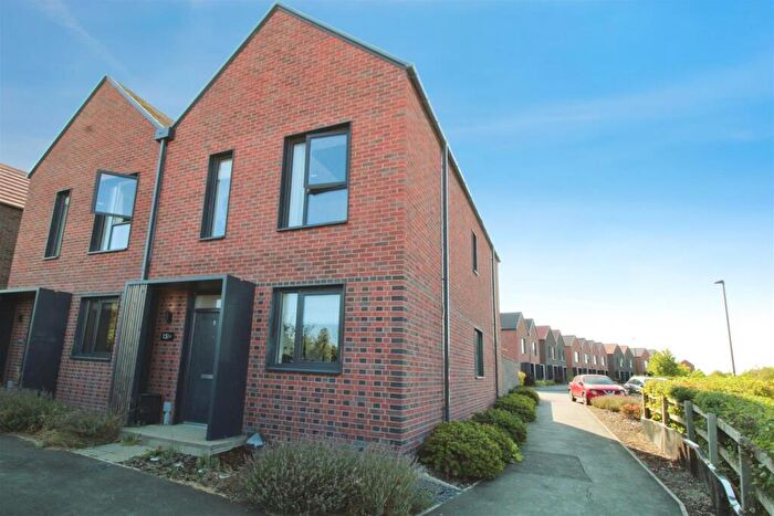 3 Bedroom Semi-Detached House For Sale In Park View, Houlton, Rugby, CV23