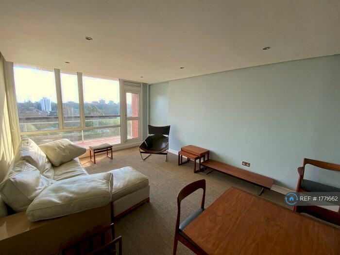 2 Bedroom Penthouse To Rent In Shepherd's Hill, Highgate, London, N6