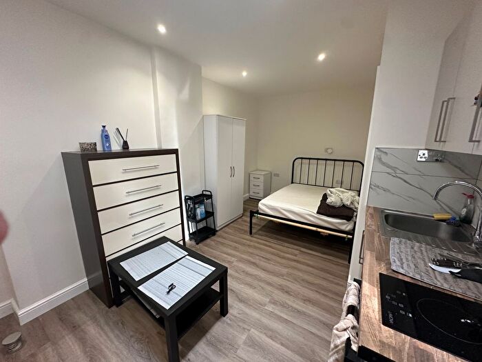 Studio To Rent In Jersey Road, Isleworth, TW7