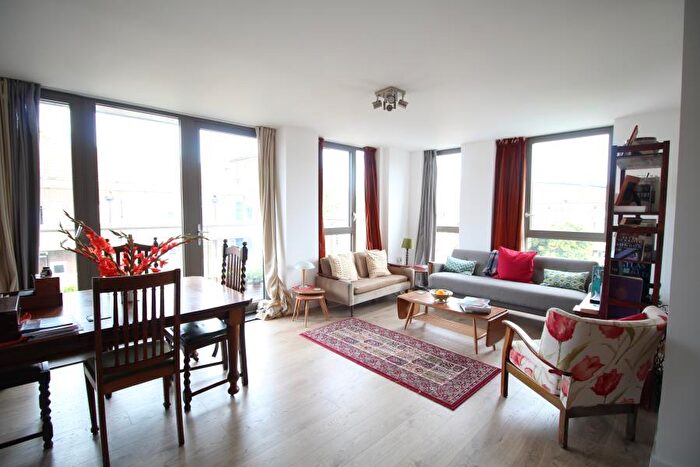 2 Bedroom Apartment To Rent In Grove House, Hackney, E9