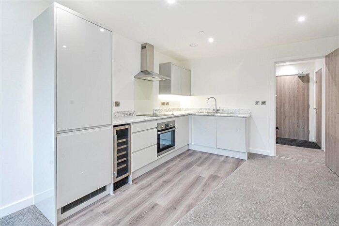 1 Bedroom Apartment To Rent In Strawberry Hill, Newbury, Berkshire, RG14