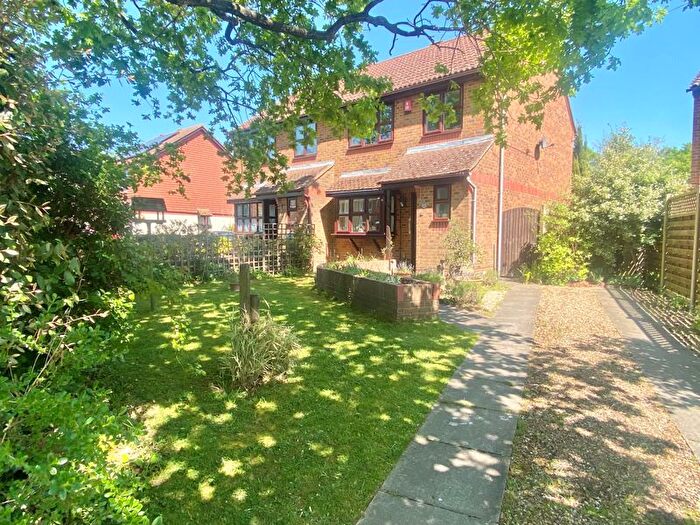 3 Bedroom Semi-Detached House For Sale In Fareham Park Road, Fareham, PO15