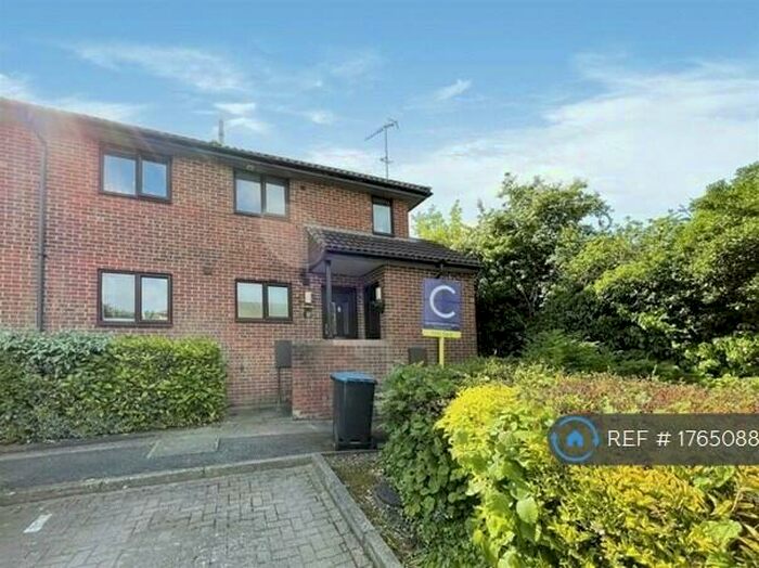 1 Bedroom Maisonette To Rent In Fairhill, Hemel Hempstead, HP3