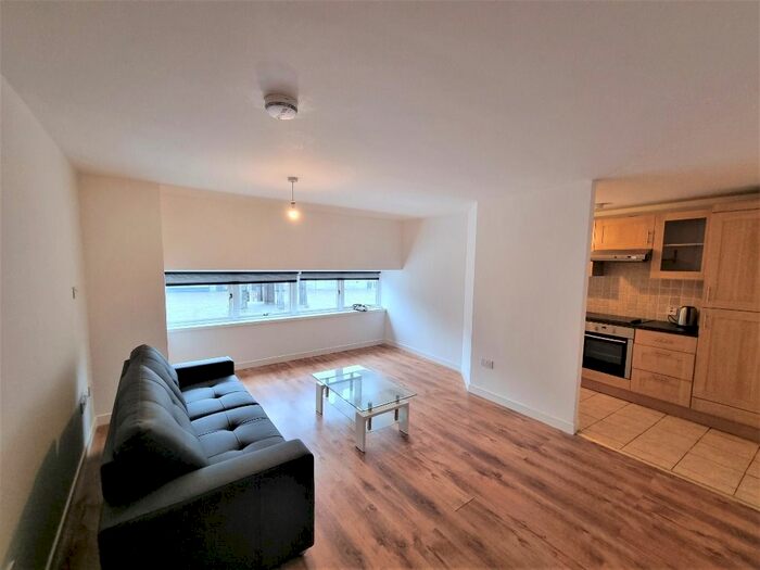 2 Bedroom Flat To Rent In Castle Street, City Centre, Aberdeen, AB11