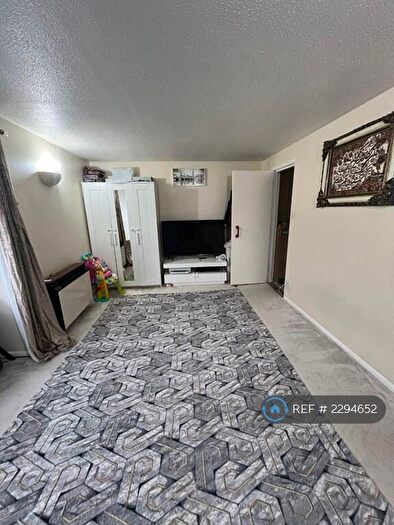 Studio To Rent In Croydon, Croydon, CR0