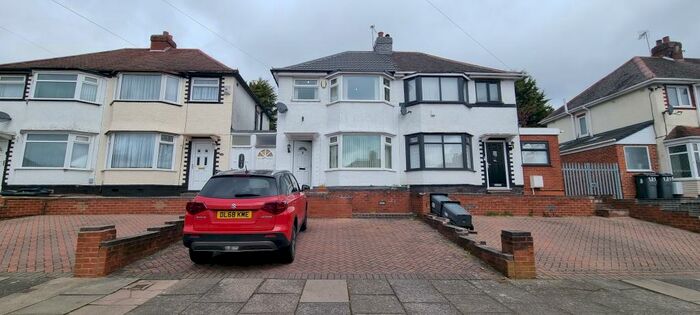3 Bedroom House To Rent In Derrydown Road, Birmingham, B42