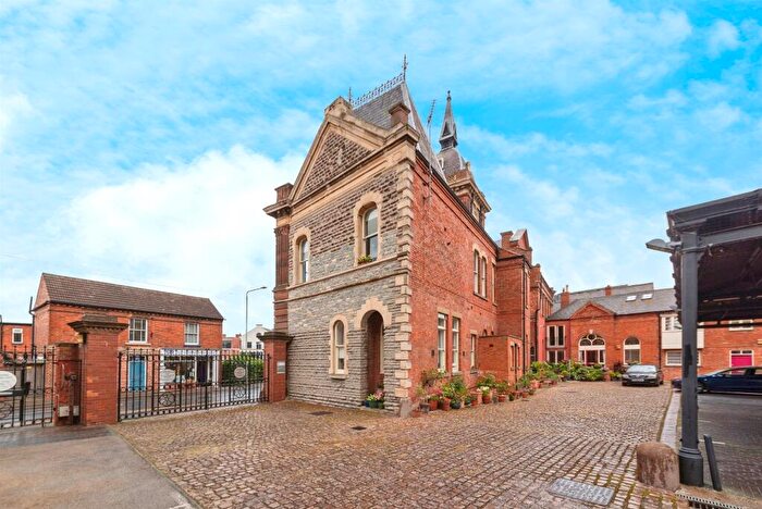 2 Bedroom Apartment For Sale In Castle Brewery, Newark, NG24