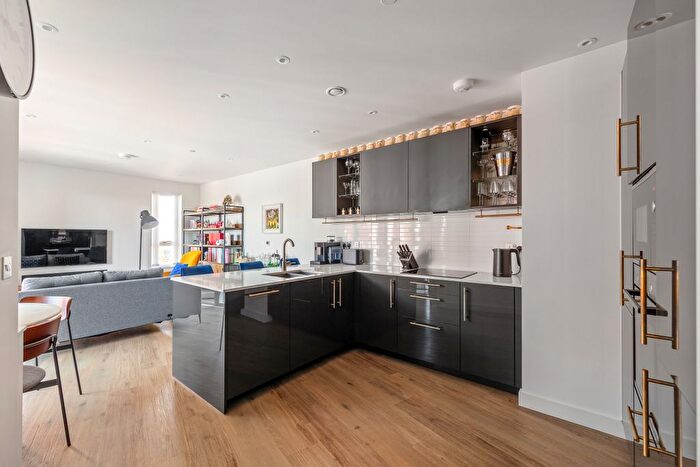 2 Bedroom Flat For Sale In Mary Neuner Road, London, N8