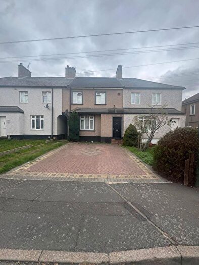 Semi-Detached House For Sale In Emes Road, Bexley, DA18