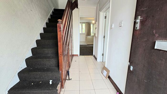 3 Bedroom Maisonette For Sale In Anchor House, Old Street, London, EC1V