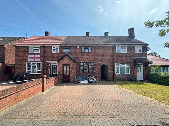 2 Bedroom Property To Rent In Daventry Road, Romford, RM3