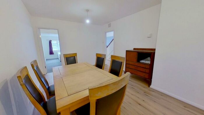 5 Bedroom Semi-Detached House To Rent In Guildford Park Avenue, Guildford, Surrey, GU2