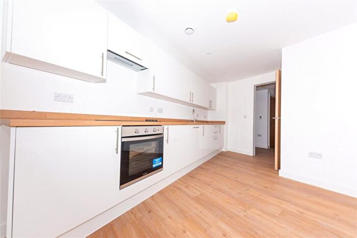 2 Bedroom Flat To Rent In Cadogan Road, London, SE18