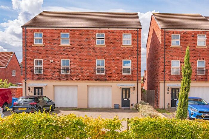 4 Bedroom Semi-Detached House For Sale In Nina Carroll Way, Kettering, NN15