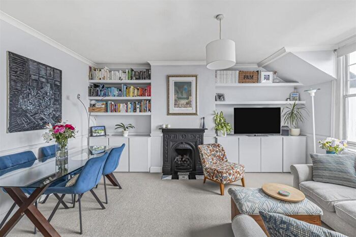 1 Bedroom Flat For Sale In Upper Richmond Road West, East Sheen, SW14