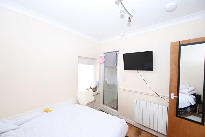 1 Bedroom Flat To Rent In Flat - Ilkeston Road, Heanor, Derbyshire, DE75