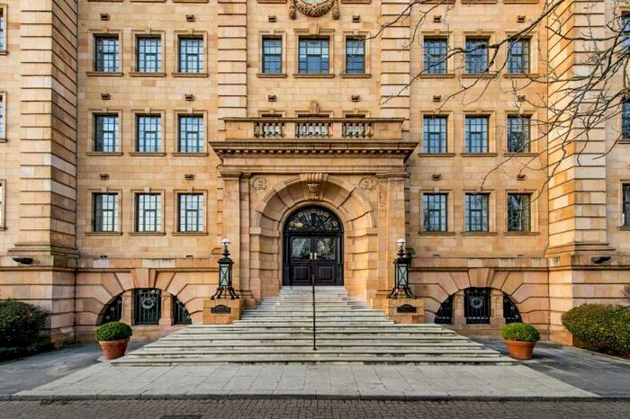 3 Bedroom Apartment To Rent In William Hunt Mansions, Barnes, London, SW13