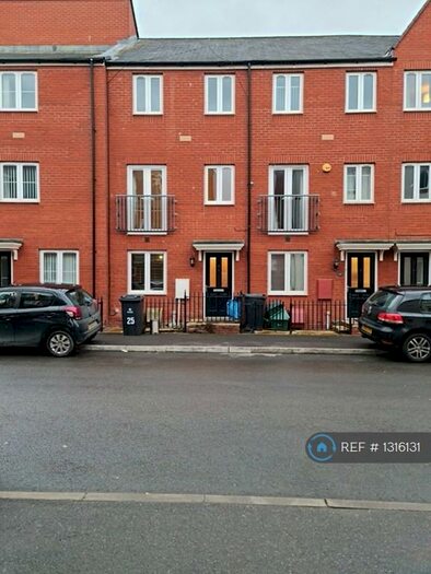 4 Bedroom Terraced House To Rent In Longhorn Avenue, Gloucester, GL1