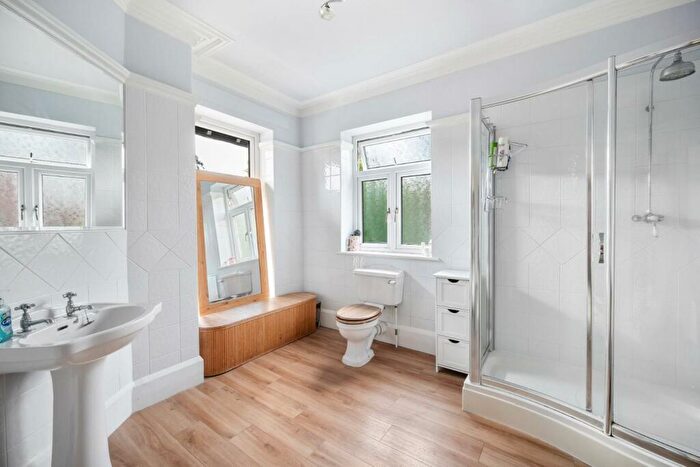 5 Bedroom Detached House For Sale In Cornwall Road, Harrogate, HG1