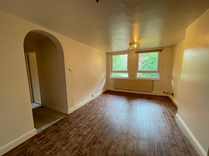 3 Bedroom Maisonette To Rent In More Close, West Kensington, London, W14