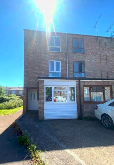4 Bedroom End Of Terrace House To Rent In Barton Crescent, Leamington Spa, CV31