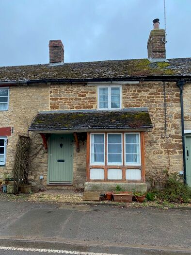 2 Bedroom Cottage To Rent In Station Road, Lower Heyford, OX25