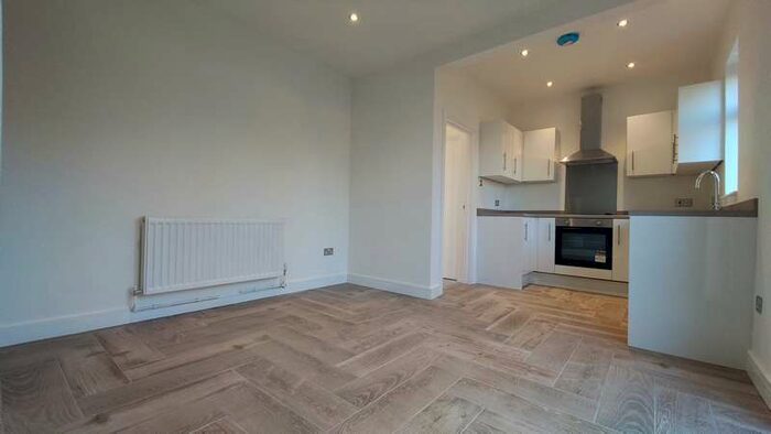 3 Bedroom Semi-Detached House To Rent In 27 Uplands Avenue, Derby, DE23