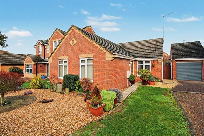 3 Bedroom Detached Bungalow For Sale In Miller Close, Thrapston, NN14