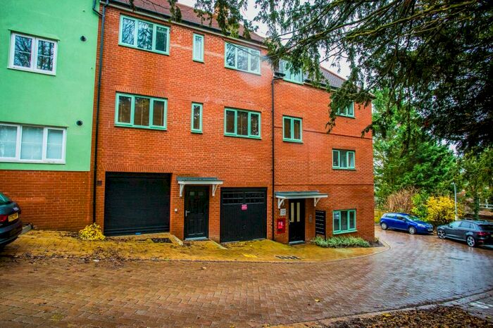 1 Bedroom Apartment To Rent In Summerhouse Hill, Buckingham, Buckinghamshire, MK18