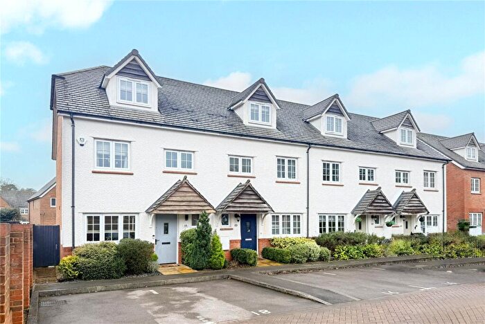 4 Bedroom End Of Terrace House For Sale In Stonechat Croft, Bracknell, Berkshire, RG12