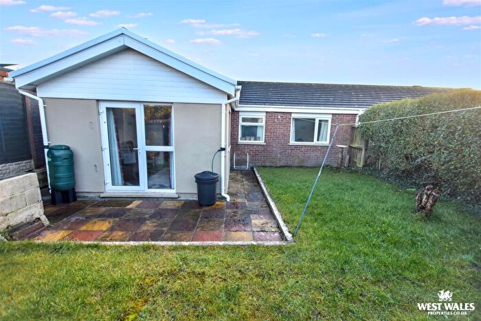 3 Bedroom Semi-Detached Bungalow For Sale In Neyland, SA73