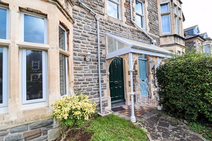 2 Bedroom Flat For Sale In Queens Road, Clevedon, BS21