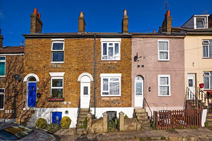 2 Bedroom Terraced House To Rent In Mount Pleasant, Chatham, ME5