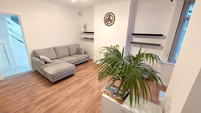 2 Bedroom House To Rent In Berkshire Street, Hull, HU8