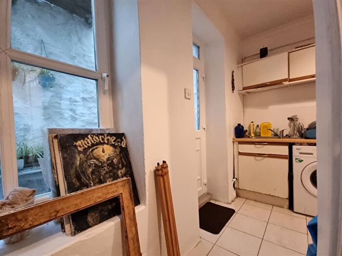 1 Bedroom Flat For Sale In Ground Floor Flat, Peverell Road, Porthleven, TR13