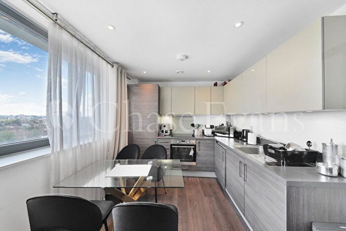 3 Bedroom Flat To Rent In Central Square, Wembley, London, HA9