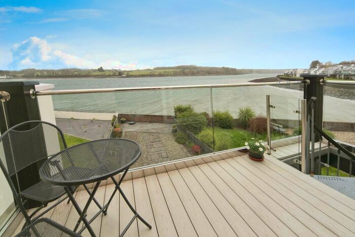 3 Bedroom Terraced House For Sale In Hen Gei Llechi, Y Felinheli, Gwynedd, LL56