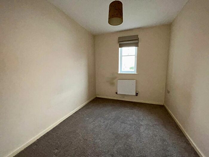 2 Bedroom Flat For Sale In Foster Drive, St James's Village, Gateshead, Tyne And Wear, NE8