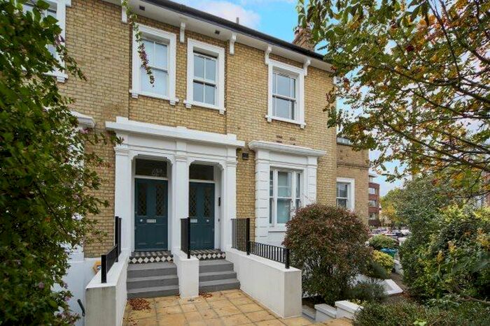 2 Bedroom Flat To Rent In Church Road, Richmond, TW9