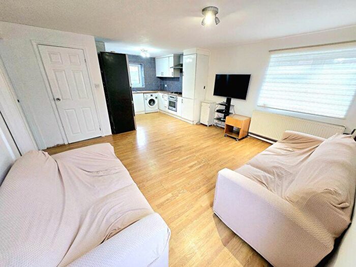 2 Bedroom Bungalow To Rent In Eastcote Lane, Harrow, HA2