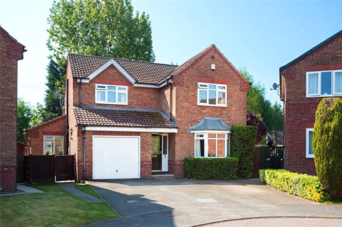 5 Bedroom Detached House For Sale In Cundall Close, Strensall, York, North Yorkshire, YO32